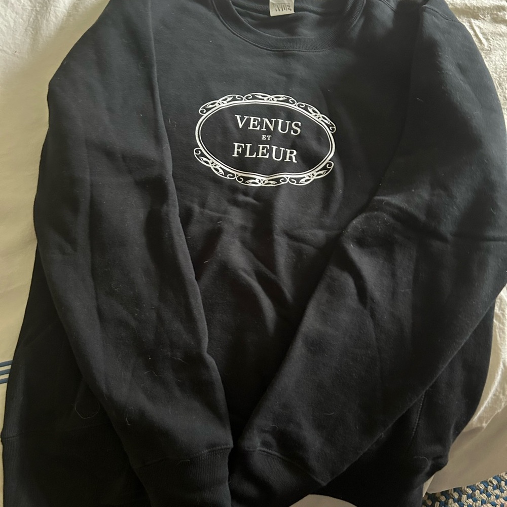Black Crewneck Sweatshirt